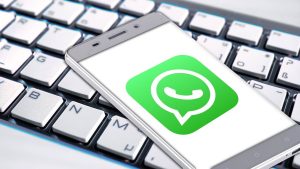 WhatsApp’tan Devrim Niteliğinde Adım: Rakiplerine Mesaj Gönderme Özelliği Geliyor!